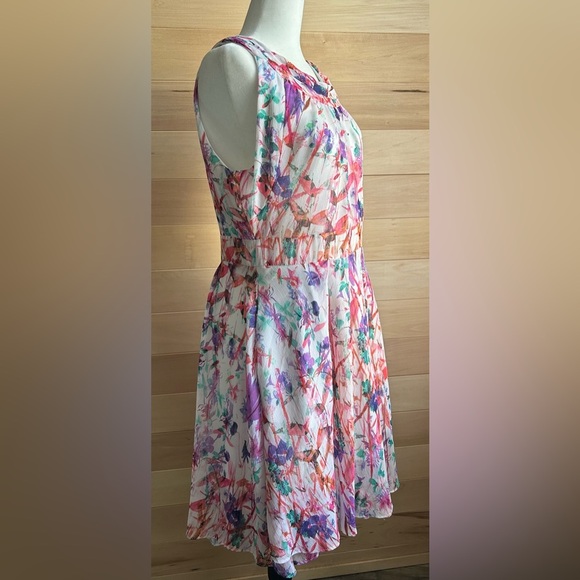 Ricki’s size, small sleeveless floral, dress with back zipper and 2 top buttons - Picture 3 of 12